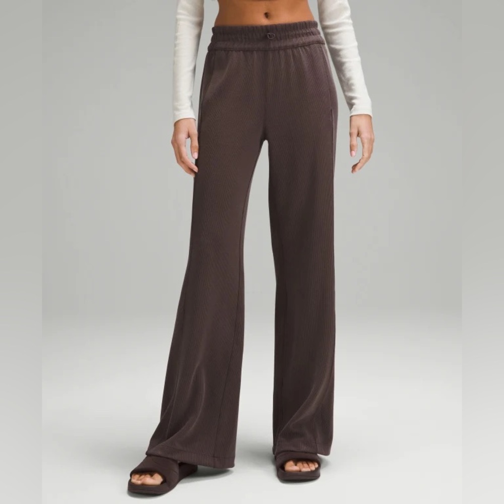 Lululemon Ribbed Softstreme Pant NWOT